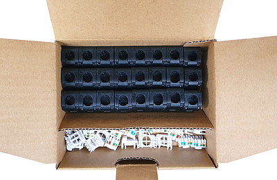 Produkt MULTIPACK 24 szt. - keystony Solarix CAT5E UTP RJ45 czarny samozaciskowe SXKJ-5E-UTP-BK-SA - Solarix - Keystony